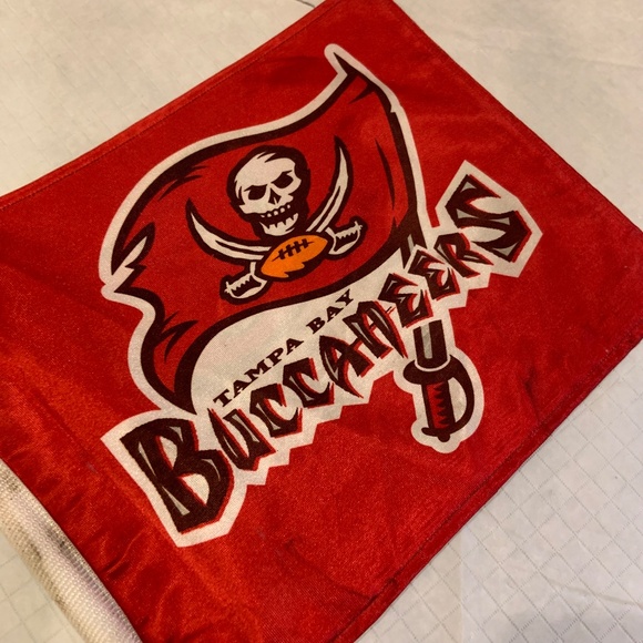 Tampa Bay Buccaneers Flag Logo NFL Fabric Car Mount Flag Red/White - Picture 5 of 16